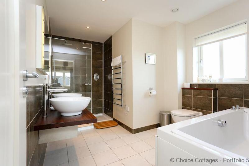 Croyde Ocean Breeze 5 Bedrooms Exterior photo
